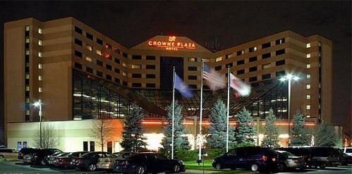 CrowPlazaExterior1